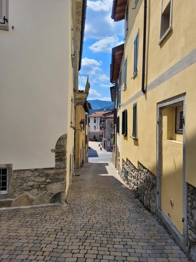 Casa Gianna Apartment Castiglione dʼIntelvi Екстериор снимка